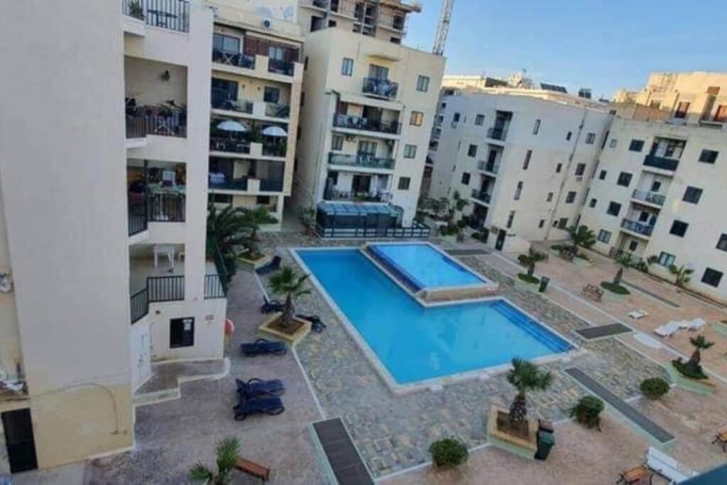 Apartment Deluxe With Pool In The Heart Of St Pauls Bay
