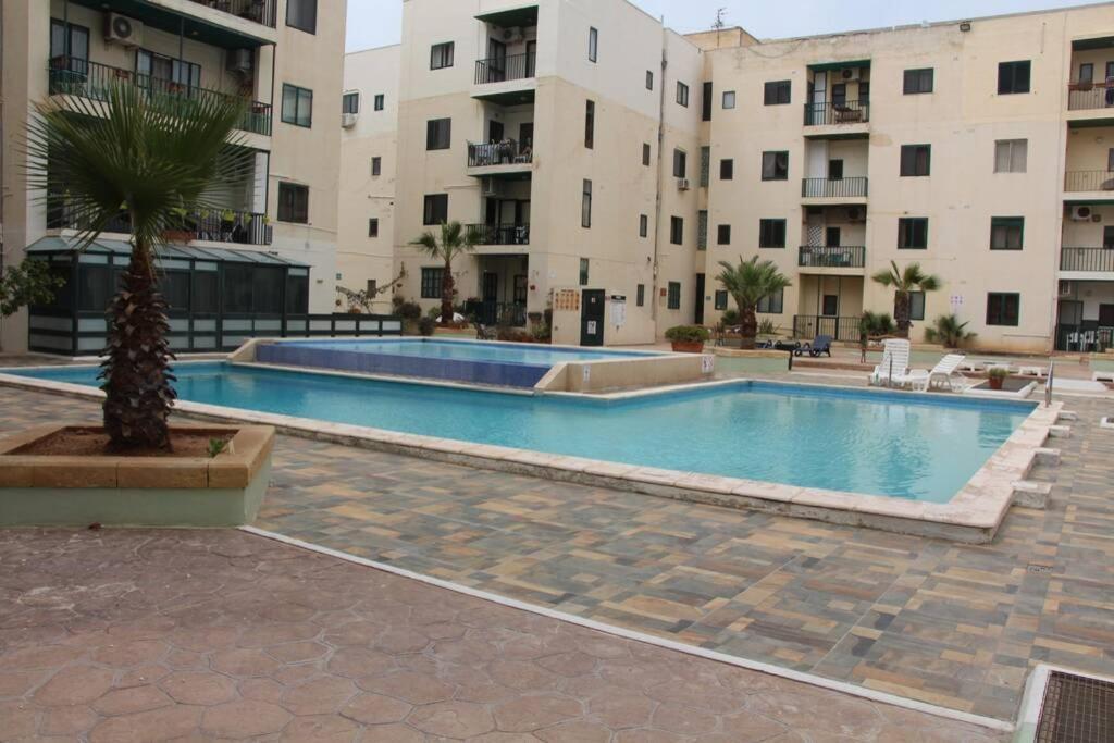 Apartment Deluxe With Pool In The Heart Of St Pauls Bay St. Paul's Bay